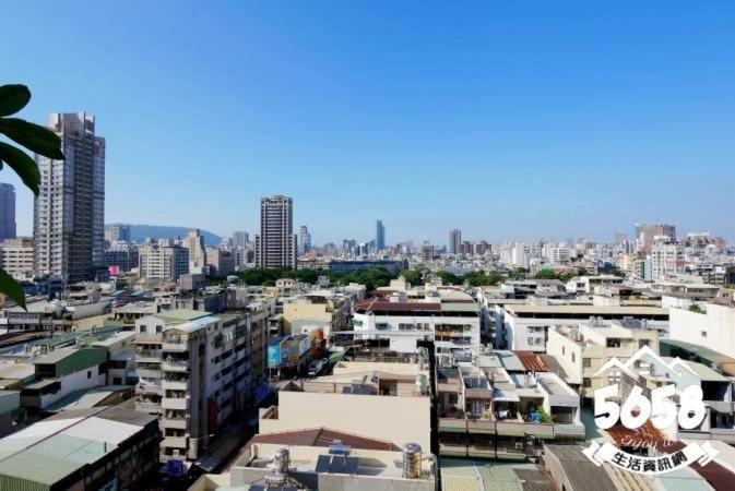 85 Season Appartement Kaohsiung Buitenkant foto